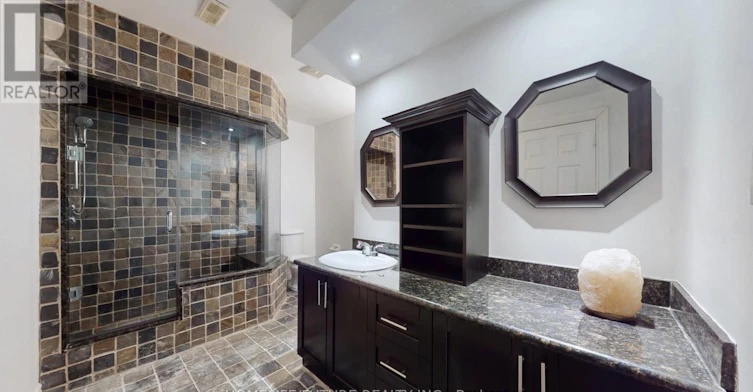 BSMT-75 Silver Rose Crescent, Markham, ON, L6C 1W6 - 4