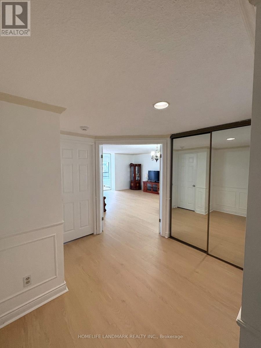 704-77 Carlton Street, Toronto, ON, M5B 2J7
