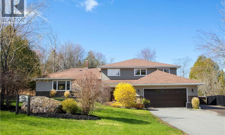 9 Hillcrest Drive