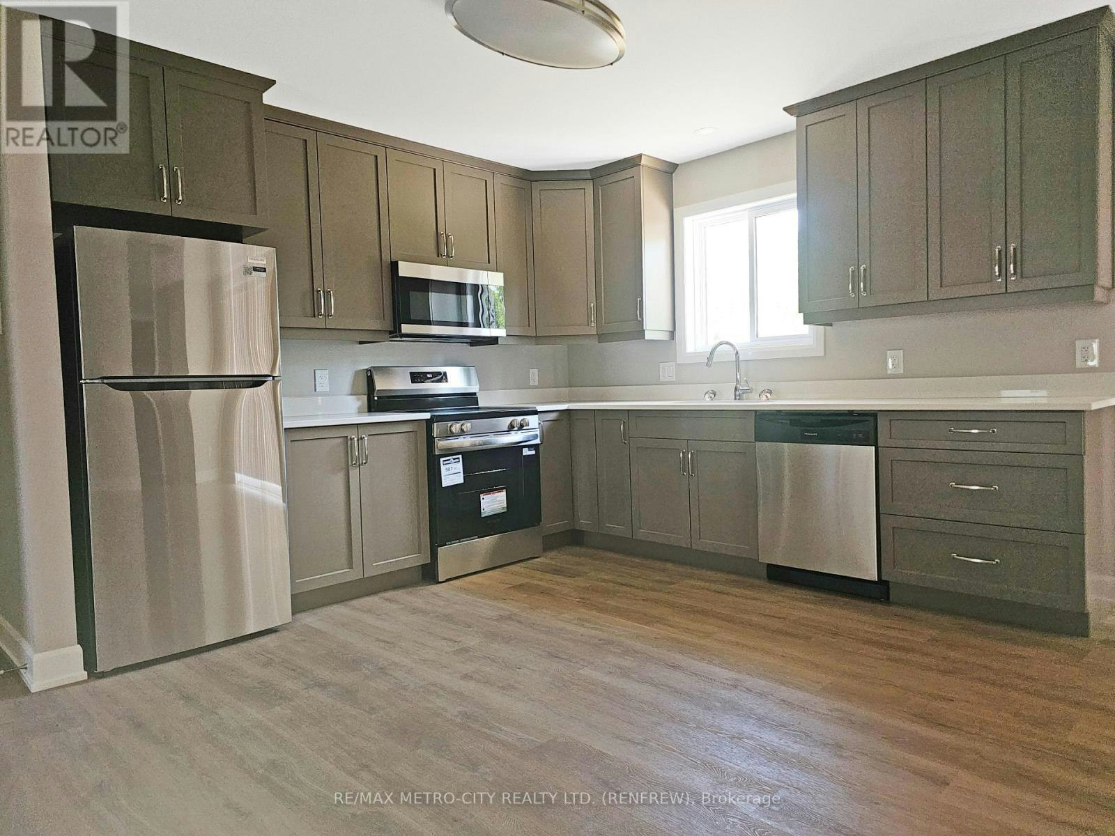 A-321A Usborne Street, Braeside, ON, K7S 1W2 - 2