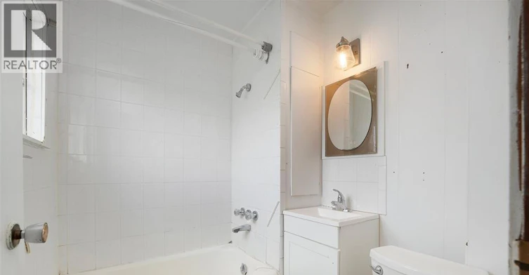 655 Chatham Street East, Windsor, ON, N9A 2X5 - 9