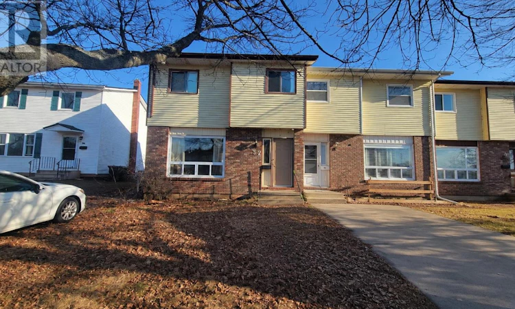 32 Dawson Court