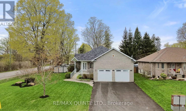 2 Applecrest Lane