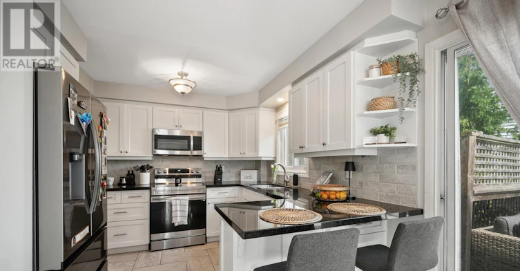 11 Penton Drive, Barrie, ON, L4N 7A3 - 10
