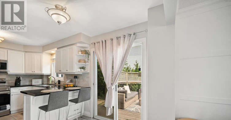 11 Penton Drive, Barrie, ON, L4N 7A3 - 8