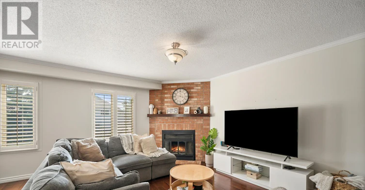 11 Penton Drive, Barrie, ON, L4N 7A3 - 4