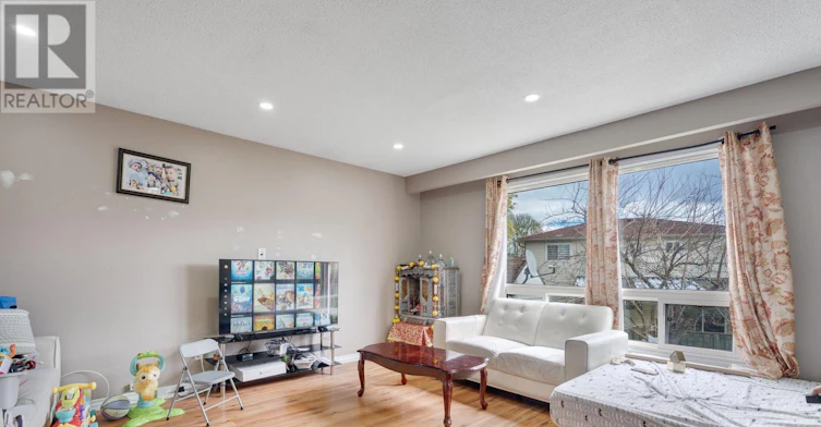 32 Lady Stewart Boulevard, Brampton, ON, L6S 3Y3 - 8