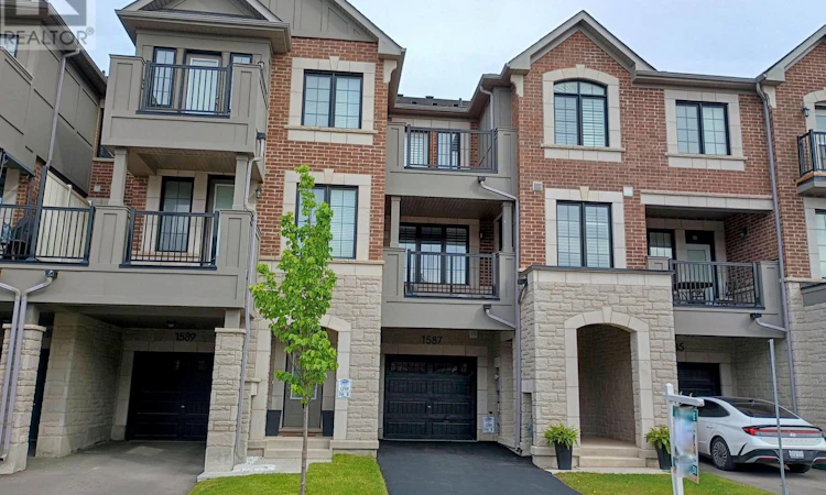 1587 Moira Crescent