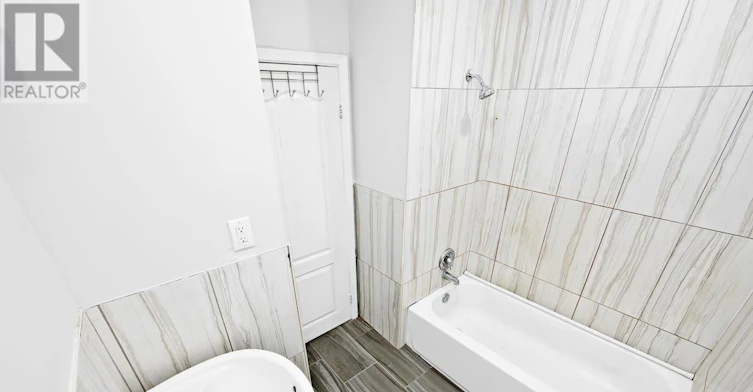 UPPER-2953 Lawrence Avenue E, Toronto, ON, M1P 2V6 - 4