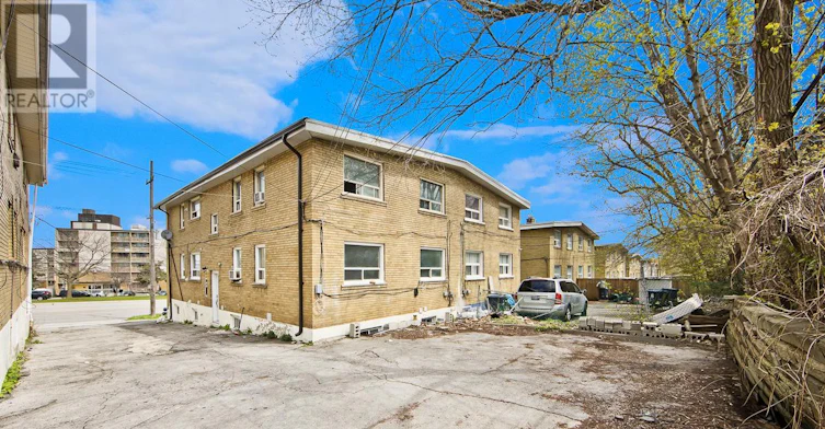 UPPER-2953 Lawrence Avenue E, Toronto, ON, M1P 2V6 - 11