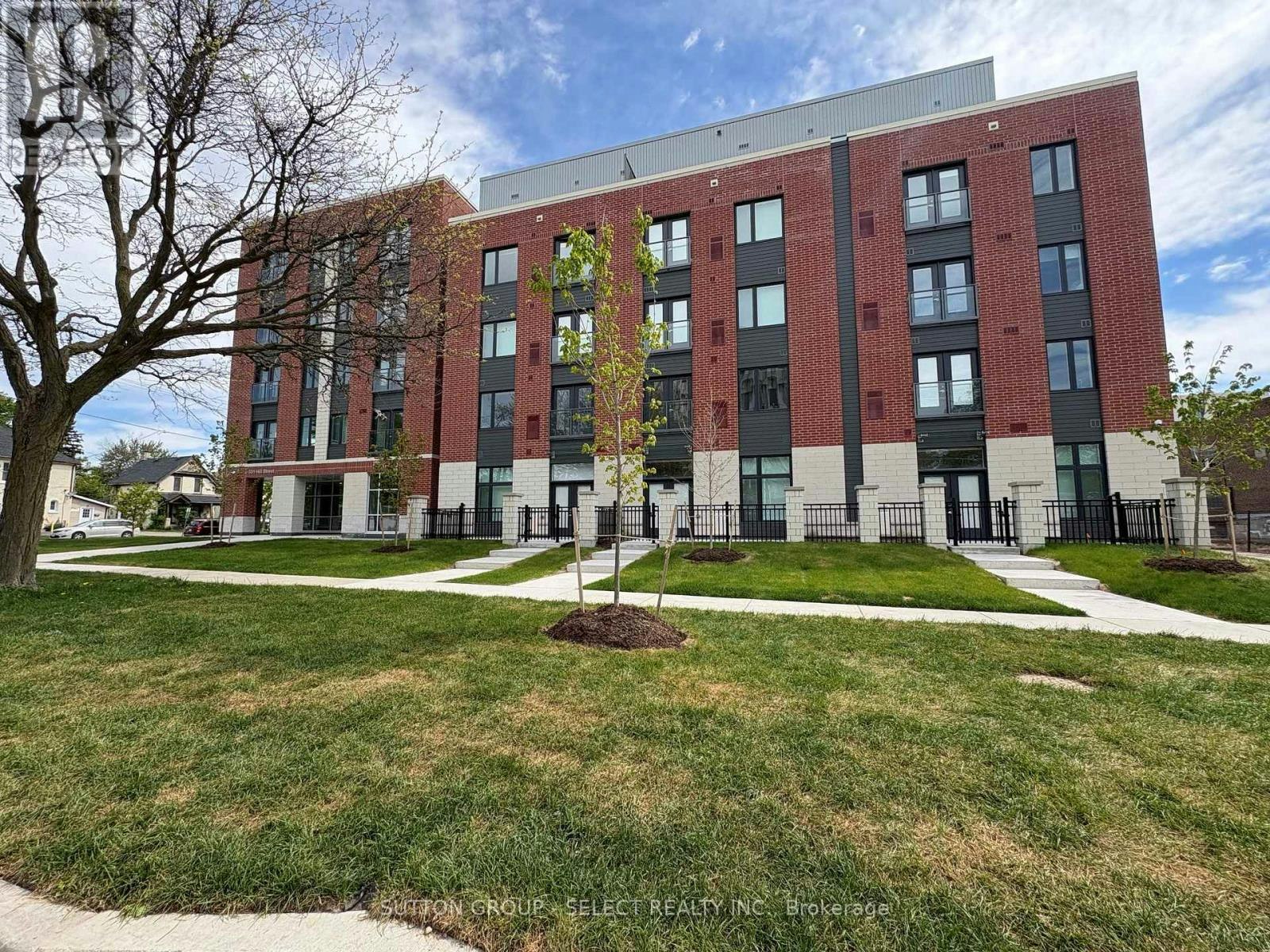215-351 Hill Street, London, ON, N6B 2M1