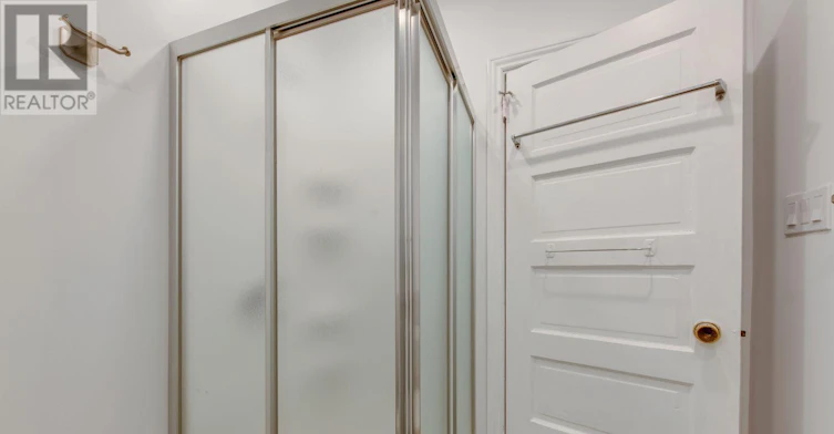 2 UPPER-576 Ossington Avenue S, Toronto, ON, M6G 3T5 - 19