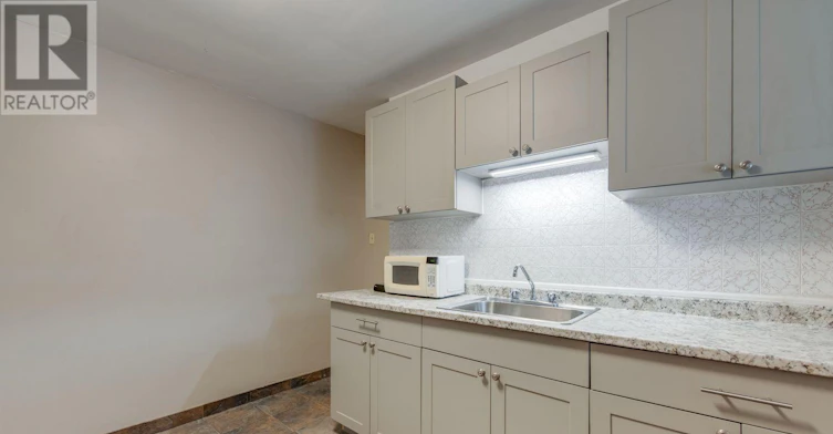 2 UPPER-576 Ossington Avenue S, Toronto, ON, M6G 3T5 - 7