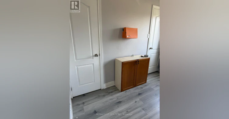 UPPER Leave 1/2nd Floor 5 Herron Place, Brampton, ON, L6S 1P3 - 12