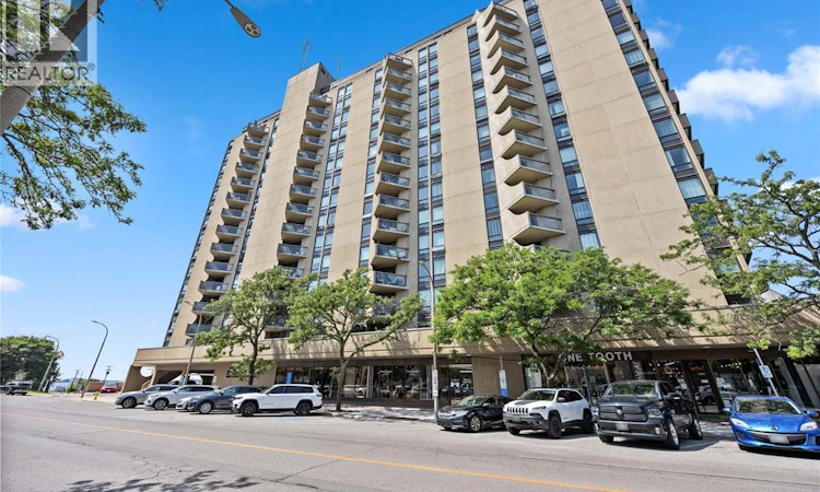 910-155 Front Street North