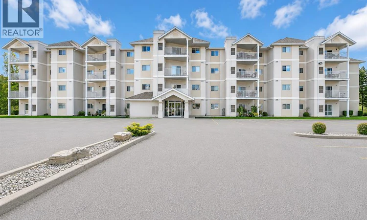 402-1547 Grand Marais Road West
