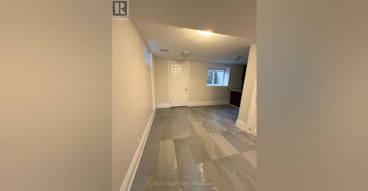 11 Uno Drive, Toronto, ON, M8Z 3N7 - 3