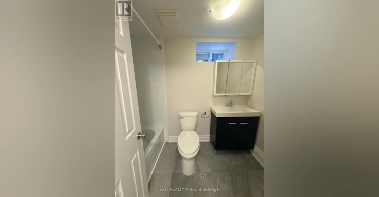 11 Uno Drive, Toronto, ON, M8Z 3N7 - 4