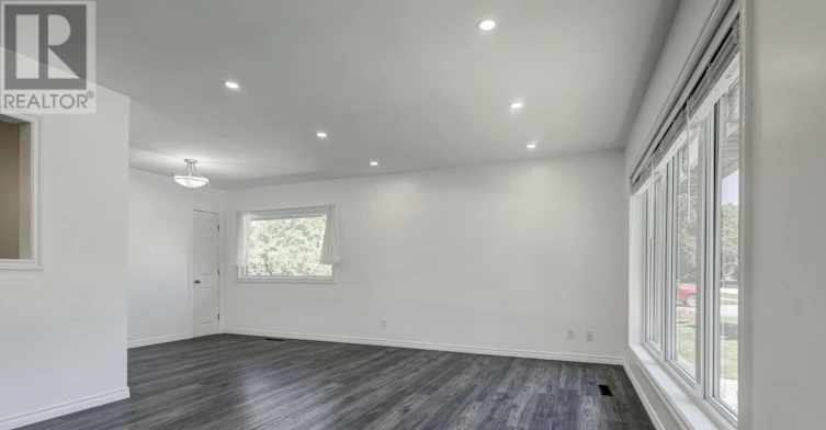 130 North Street W, Orillia, ON, L3V 3S8 - 6