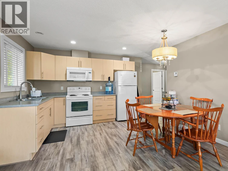 4002 25 Street, Vernon, BC, V1T 4R7 - 24