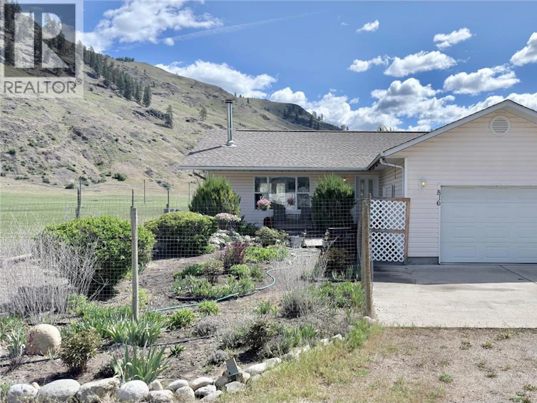 816 Division Street, Midway, BC, V0H 1M0 - 2