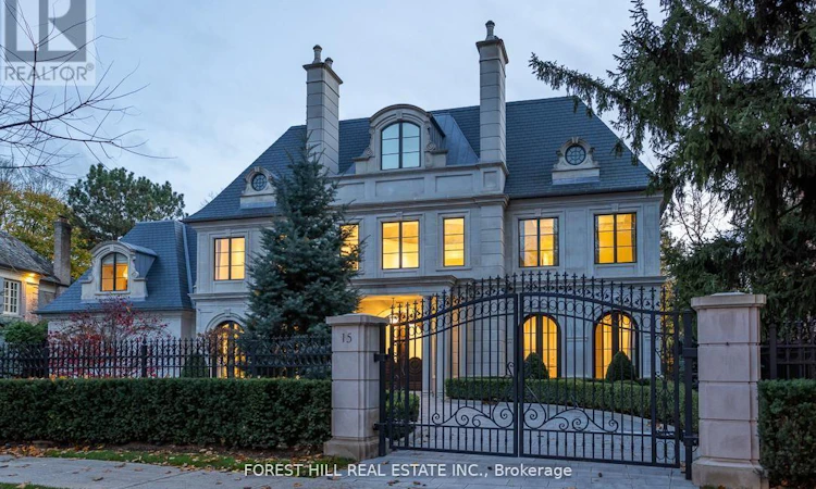 15 Tudor Gate