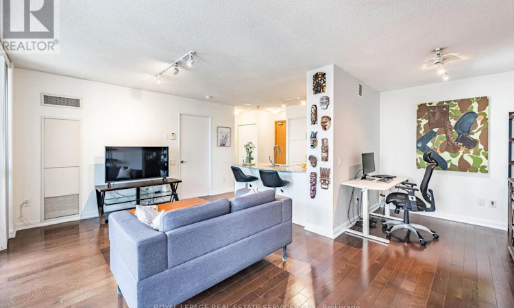 2505-33 Sheppard Avenue E