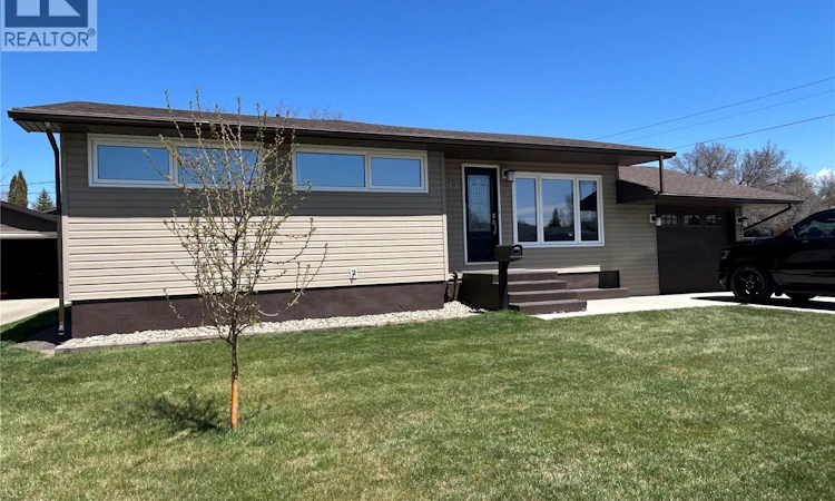 1613 Dieppe Crescent