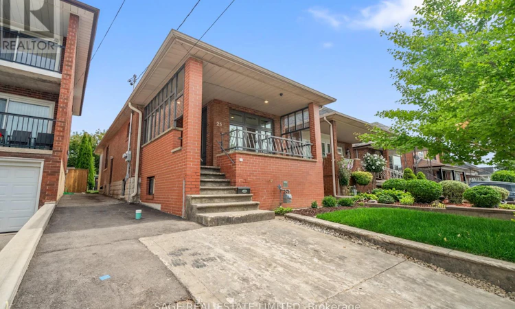 25 Chamberlain Avenue