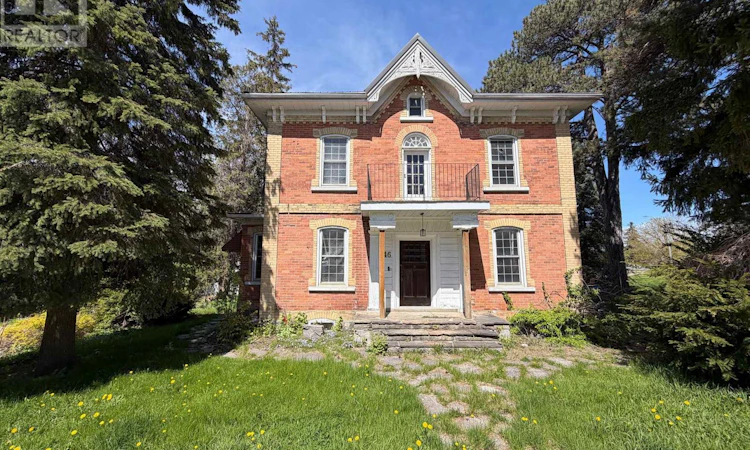 46 Main Street S