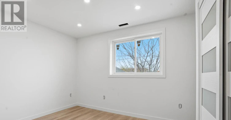 UPPER-1049 Glencairn Avenue, Toronto, ON, M6B 2B1 - 9