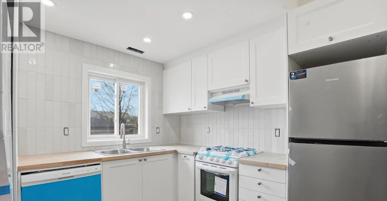 UPPER-1049 Glencairn Avenue, Toronto, ON, M6B 2B1 - 4