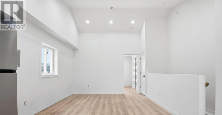UPPER-1049 Glencairn Avenue, Toronto, ON, M6B 2B1 - 7