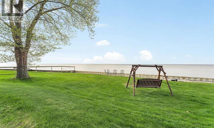105 Island Crescent