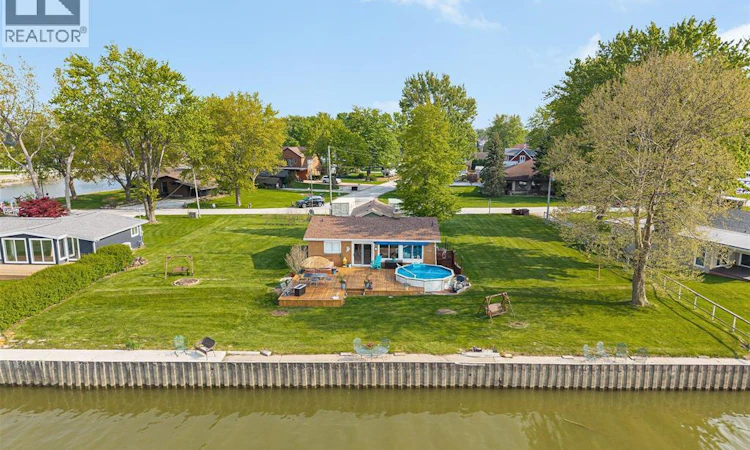95 Island Crescent