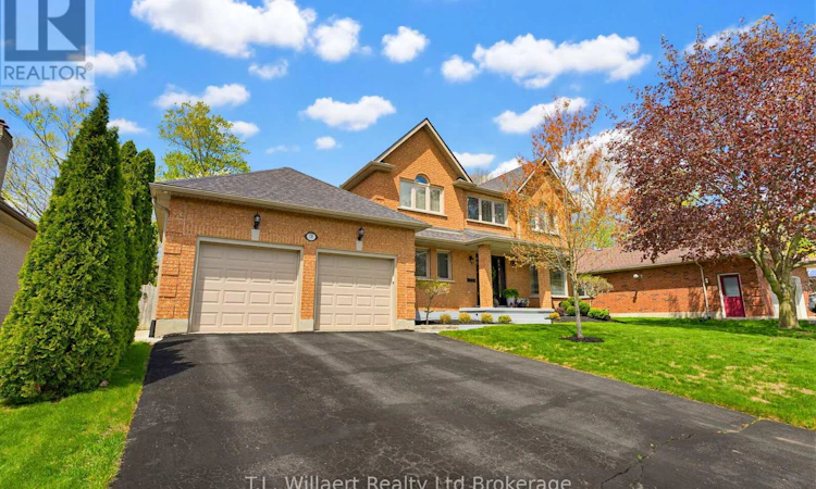 10 Woodside Drive