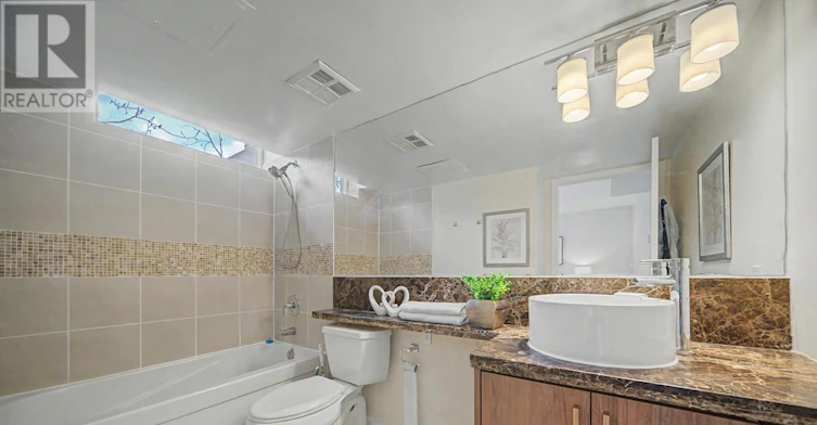TH8-31 Brunel Court, Toronto, ON, M5V 3Y2 - 16