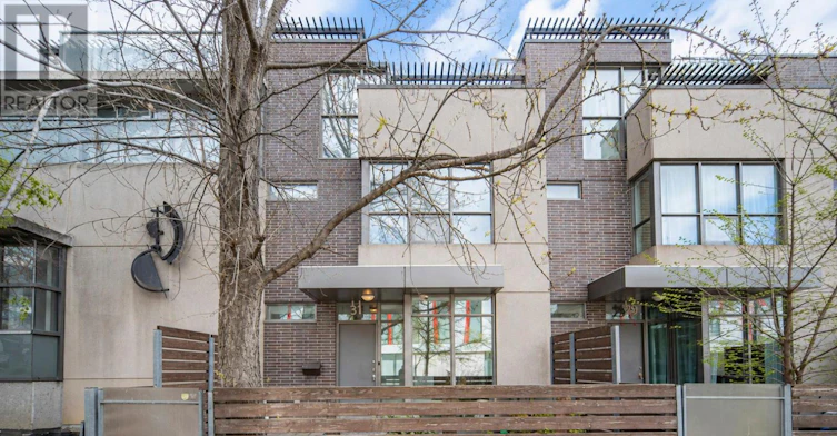 TH8-31 Brunel Court, Toronto, ON, M5V 3Y2