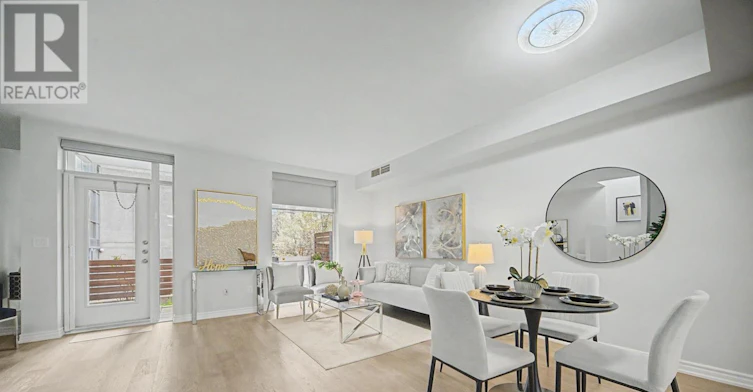 TH8-31 Brunel Court, Toronto, ON, M5V 3Y2 - 2