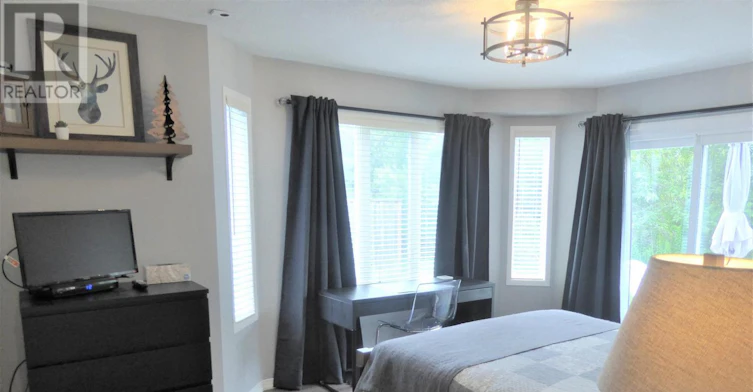 17 Valleymede Court, Collingwood, ON, L9Y 3Y9 - 17