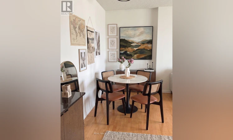 1501-228 Queens Quay W