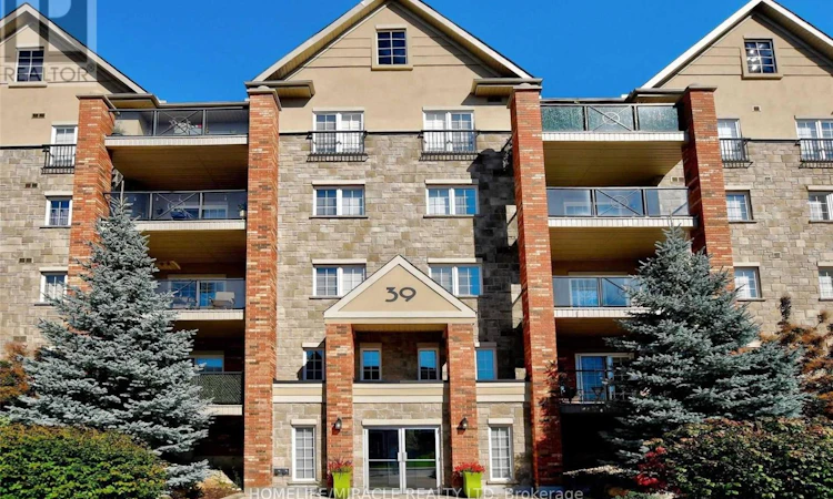 303-39 Ferndale Drive S