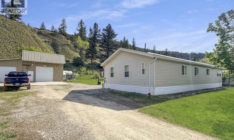 1431 Soda Creek Townsite Road