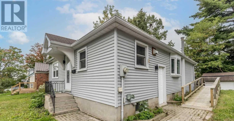 156 Clapperton Street, Barrie, ON, L4M 3G4 - 2