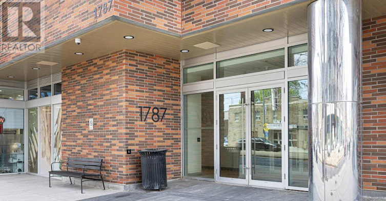 818-1787 St Clair Avenue W, Toronto, ON, M6N 0B7 - 2