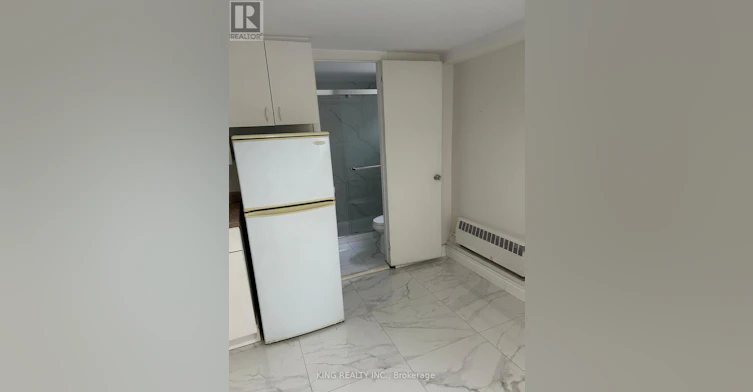 2-2 Elm Grove Drive, Toronto, ON, M6K 2J1 - 5