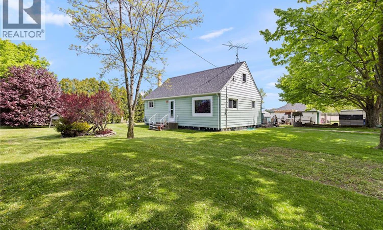 1224 Lakeshore 107 Road