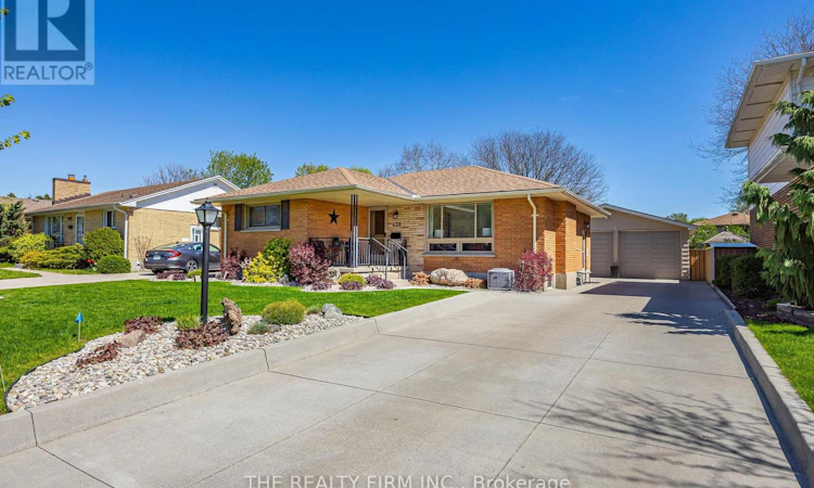 430 Magnolia Crescent