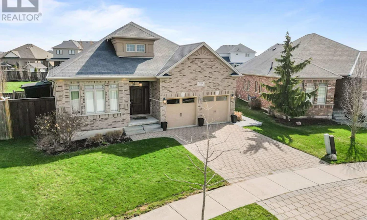 3194 Pincombe Drive
