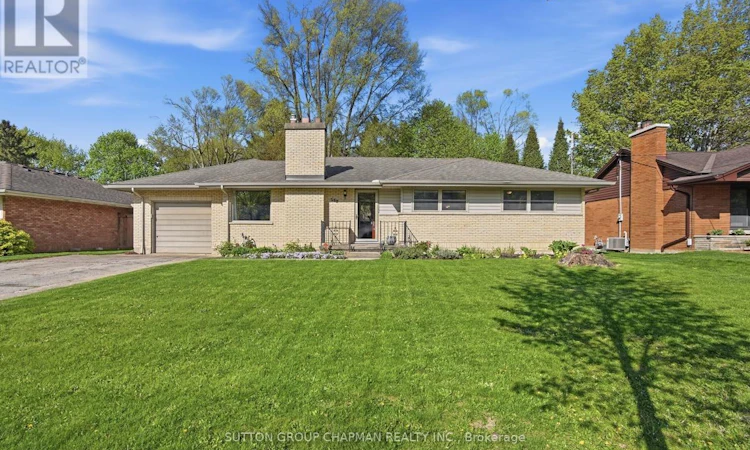 590 Oakridge Drive